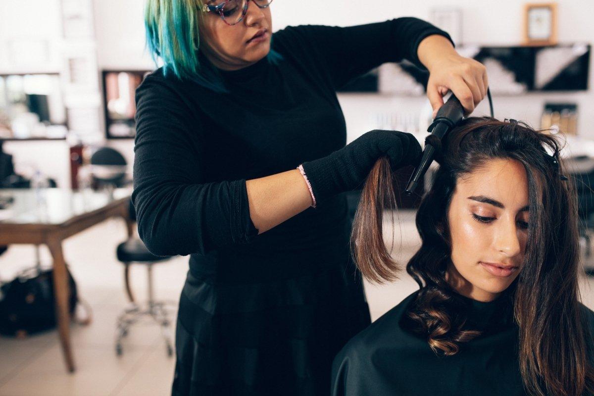 Difference Between a Hairdresser and Hair Stylist Japan Scissors Difference Between a Hairdresser and Hair Stylist Japan Scissors