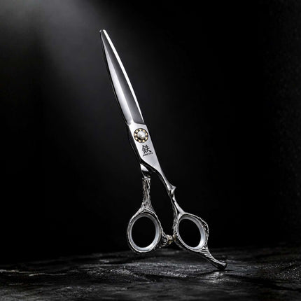 Juntetsu Kenshi ATS-314 hair cutting scissor on dark background