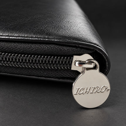 Engraved Ichiro zip pull on the Ichiro Shears Professional Travel Case